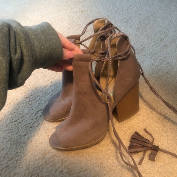 Shoes - Women’s Heels